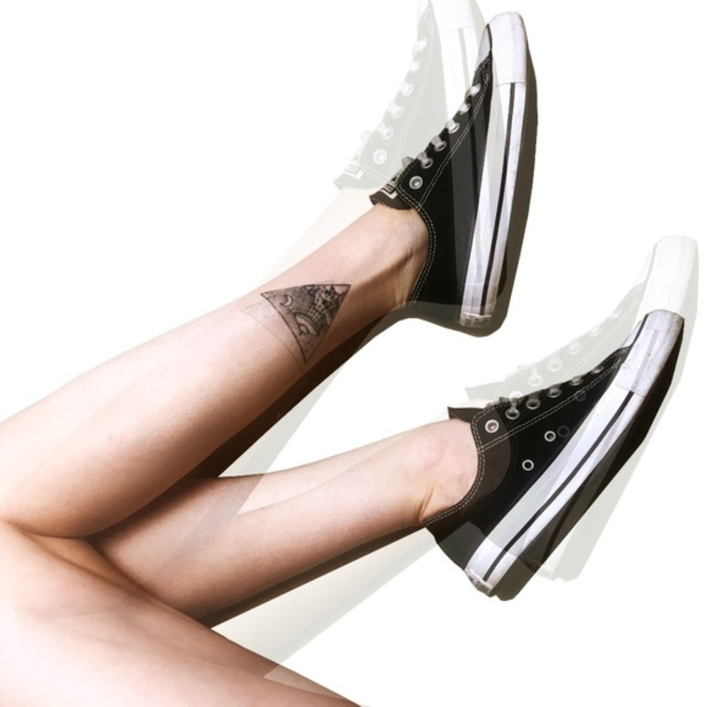 BLACK LOW TOP CONVERSE ALL STARS